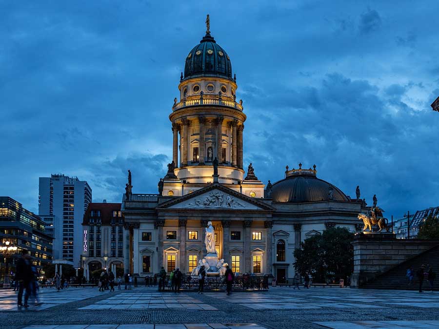 Kombi prevoz Beograd - Berlin. Prevoz putnika iz Srbije za Nemačku